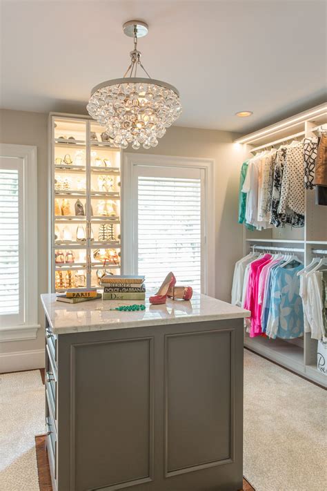 These Stylish Walk-in Closets Are the Stuff of Every Fashionista’s Daydreams | Closet remodel ...