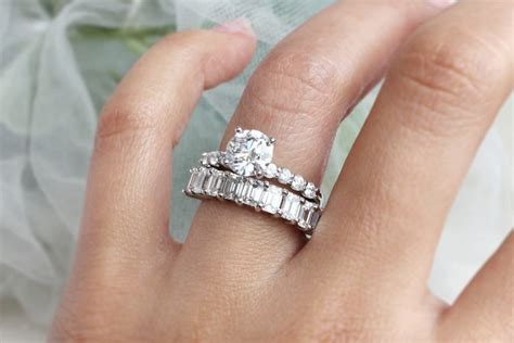 Unique wedding bands for your engagement ring