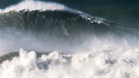 Surfer conquers monster 80-foot wave, sets world record - ABC13 Houston