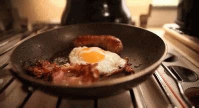 Bacon Cooking GIF - Bacon Cooking Breakfast - Discover & Share GIFs