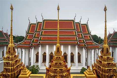 Why Everyone Should Visit Thai Temples - Wild 'n' Free Diary