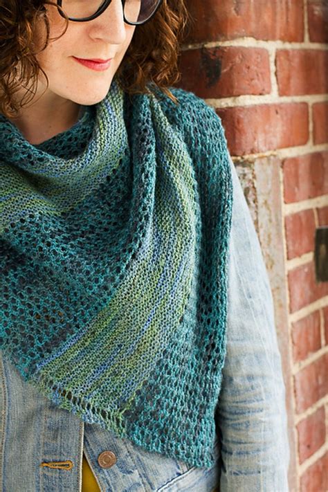 15 Beautiful Knitted Shawls for Beginners