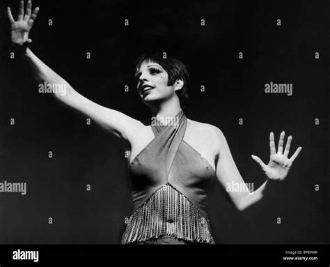 Liza Minnelli Cabaret Stock Photos & Liza Minnelli Cabaret Stock Images - Page 2 - Alamy