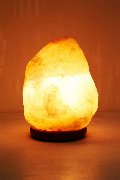 10 Benefits of Himalayan Salt Lamps - Design Crush