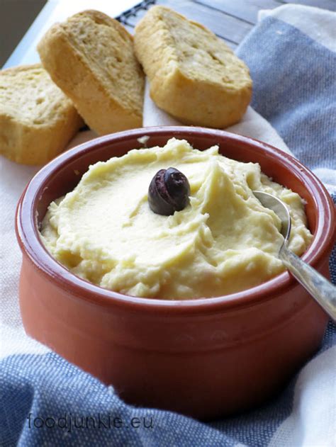 Taramosalata dip/Ταραμοσαλάτα – Food Junkie not junk food