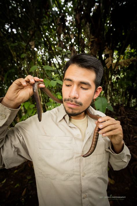 BEHIND THE IMAGE | Giant earthworm — Deep Green Photography