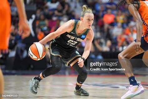 Guard Courtney Vandersloot Photos and Premium High Res Pictures - Getty ...