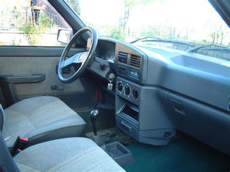 PEUGEOT 309 - peugeot-309_interior_2.jpg