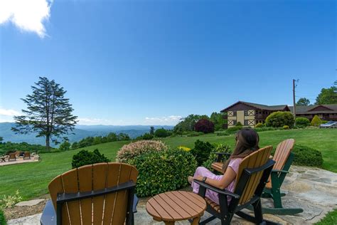 Your Guide to a Perfect Weekend in Little Switzerland | Blue Ridge Traveler