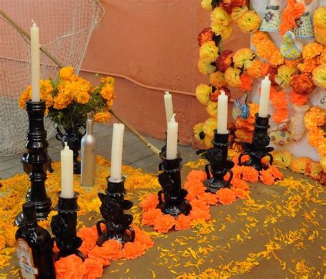 Velas de cebo, elemento infaltable en altares de Muertos - Rotativo de ...