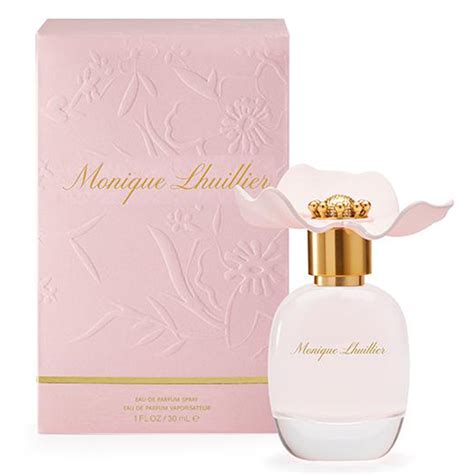 The 13 Best Rose Perfumes Around, Period | Who What Wear