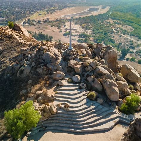 Mt Rubidoux Trail: 360 Aerial Views of Giant Cross