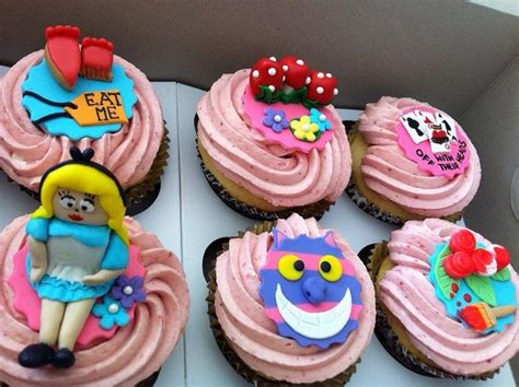 Alice in Wonderland Cupcakes - * | Alice in wonderland cupcakes, Creative cupcakes, Cupcakes