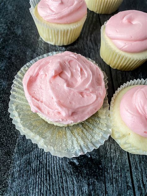 Copycat Magnolia Bakery Cupcakes Recipe | Scrambled Chefs