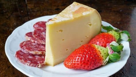 14 Best Substitutes for Fontina Cheese