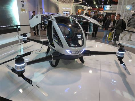 CES : un drone autonome capable de transporter une personne ...