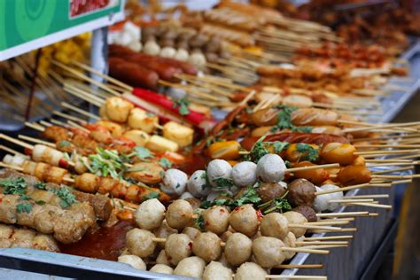 Nguyen Van Chiem: The first official street food area in Ho Chi Minh ...