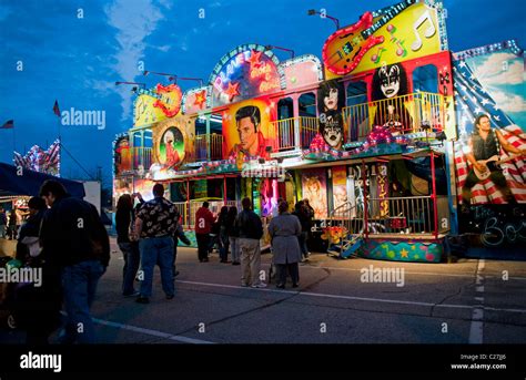 Carnival fun house hi-res stock photography and images - Alamy