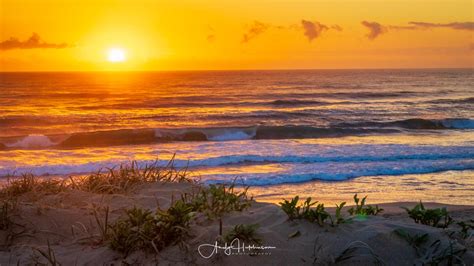 Sunrise on Seven Mile Beach, NSW, Australia [OC][2000 × 1125] : r/EarthPorn