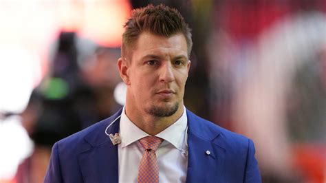 Rob Gronkowski shares bold Buccaneers, Baker Mayfield predictions ...