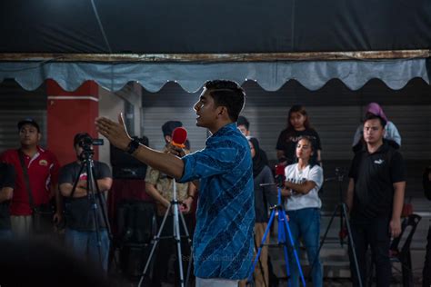 WATCH: ‘Rowdy’ Biker Group Disrupts Syed Saddiq’s Speech At Event In Muar