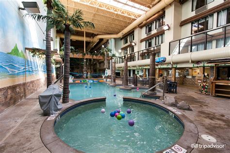 EDGEWATER HOTEL AND WATERPARK (Duluth) - Resort Reviews, Photos, Rate Comparison - Tripadvisor