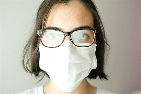 How to Avoid Foggy Glasses When Wearing a Face Mask | Assil Gaur Eye Institute