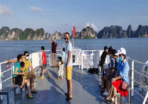 Quang Ninh reopens intra-provincial tourism from today - The Saigon Times