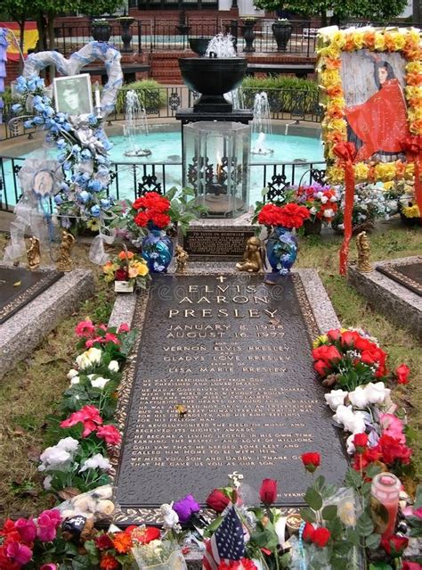 Elvis Presley's Grave, Graceland, Memphis TN Editorial Stock Photo ...