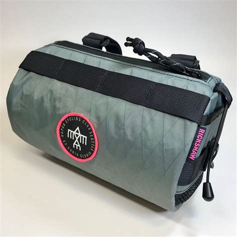 Custom Handlebar bag from Rickshaw Bagworks: Check out this awesome custom Bar Bag in grey xPac ...