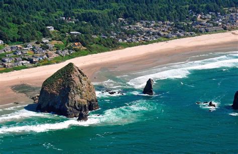 Best Beaches in the USA: 16 Breathtaking Shorelines! | Disha Discovers