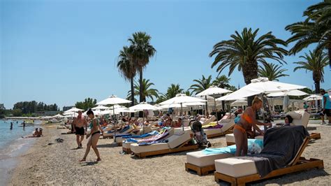 Greece sees spike in tourists, expects economy growth due to tourism boom | Travel - Hindustan Times