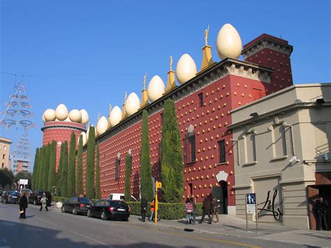 File:20061227-Figueres Teatre-Museu Dalí MQ.jpg - Wikimedia Commons