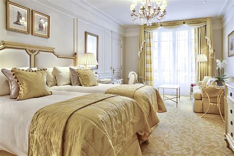 Best Luxury Hotels in Paris: 11 Accommodations & Boutiques