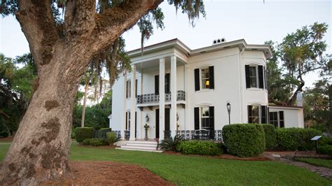 The Elliott House — Grove Point Plantation