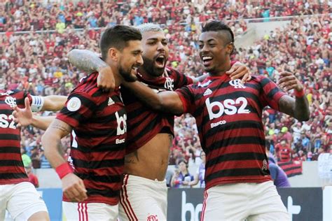 Sem entrar em campo, Flamengo aumenta chance de título do Brasileirão MH - Flamengo