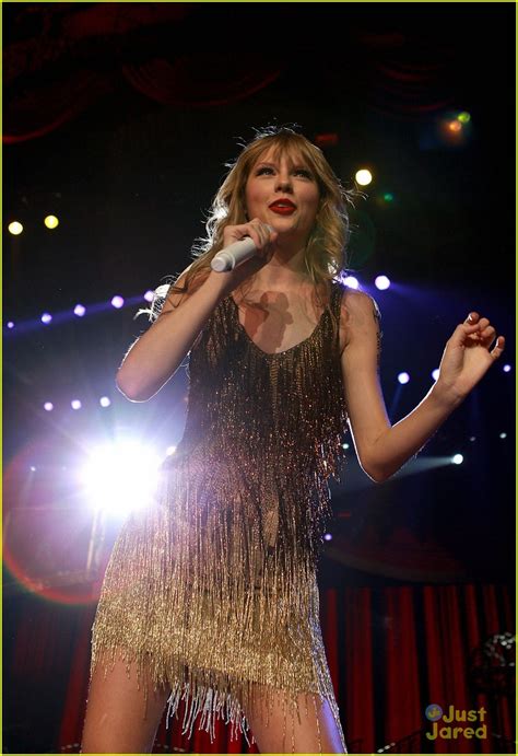 Taylor Swift: Perth Concert Cutie! | Photo 462478 - Photo Gallery ...