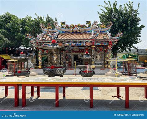 Chinese Temple Udon Thani editorial image. Image of praying - 178027365