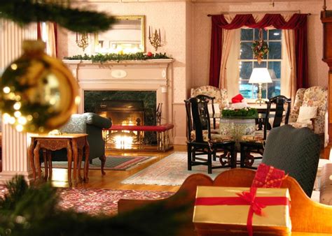 Middlebury Inn at Christmas | Overnight Tours