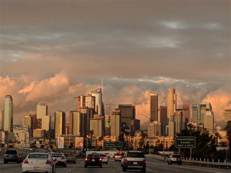 Wild weather downtown Los Angeles : r/LosAngeles