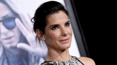 Sandra Bullock Donates $1 Million to Hurricane Harvey Relief Efforts ...