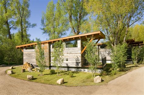 10 Peaceful Cabin Designs That Immerse Themselves In Nature