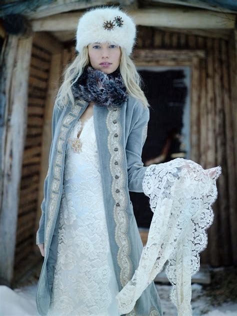 55 Stylish And Comfy Wraps And Coats For Winter Brides | Russian fashion, Winter bride, Fashion