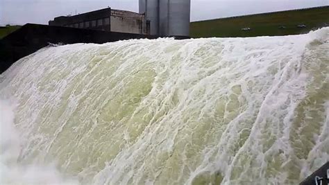 Lake Texoma Spillway New Water Level Record - video dailymotion