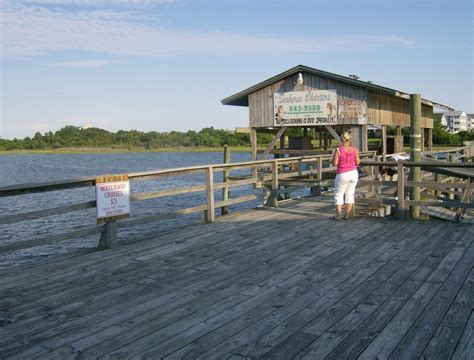 Holden Beach, NC : Pier at Betty's Restaurant...........Holden Beach ...