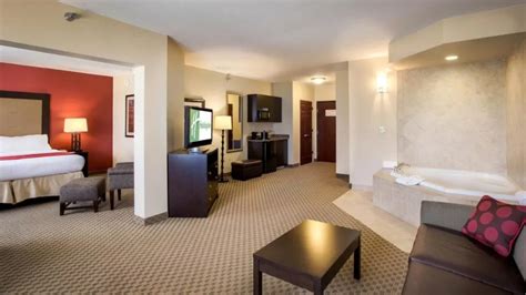 17 Hotels with Jacuzzi in Room OKC (Or Hot Tub Whirlpool Suites!)