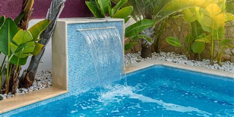 Do Pool Fountains Cool Water? | Viking Capital Pool Financing