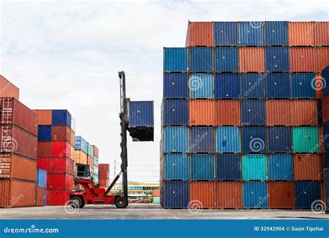 Crane Lifting Up Container Stock Images - Image: 32942904