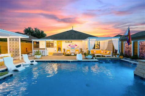 Where to Rent a Pool in Texas - InsideHook