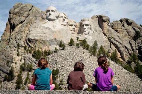 Mount Rushmore And Black Hills Tour With Two Meals And A Music Variety ...